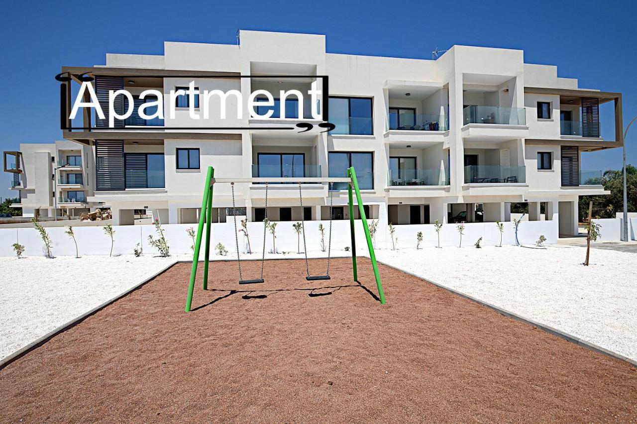 Golden Tree Apartment Paralimni Luaran gambar