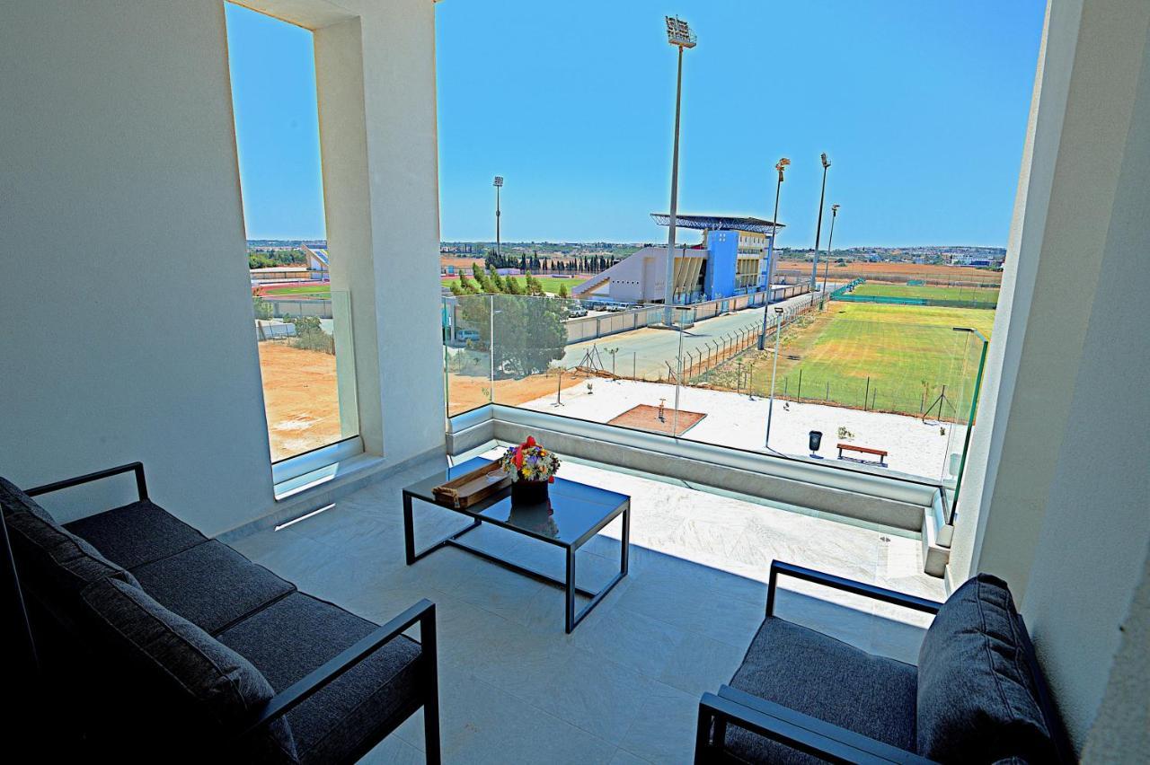 Golden Tree Apartment Paralimni Luaran gambar