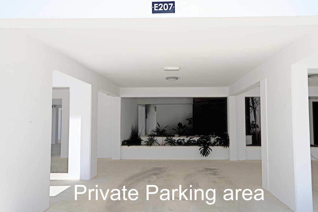 Golden Tree Apartment Paralimni Luaran gambar