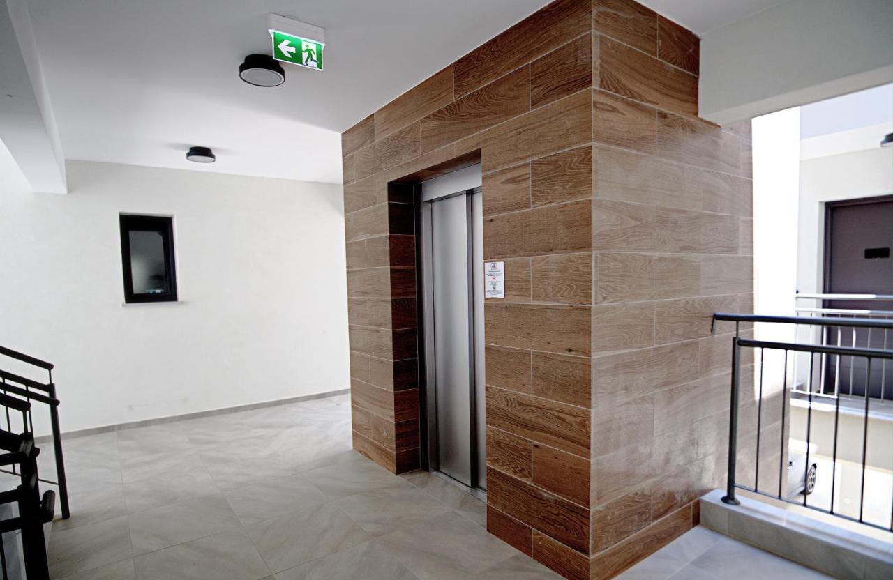 Golden Tree Apartment Paralimni Luaran gambar