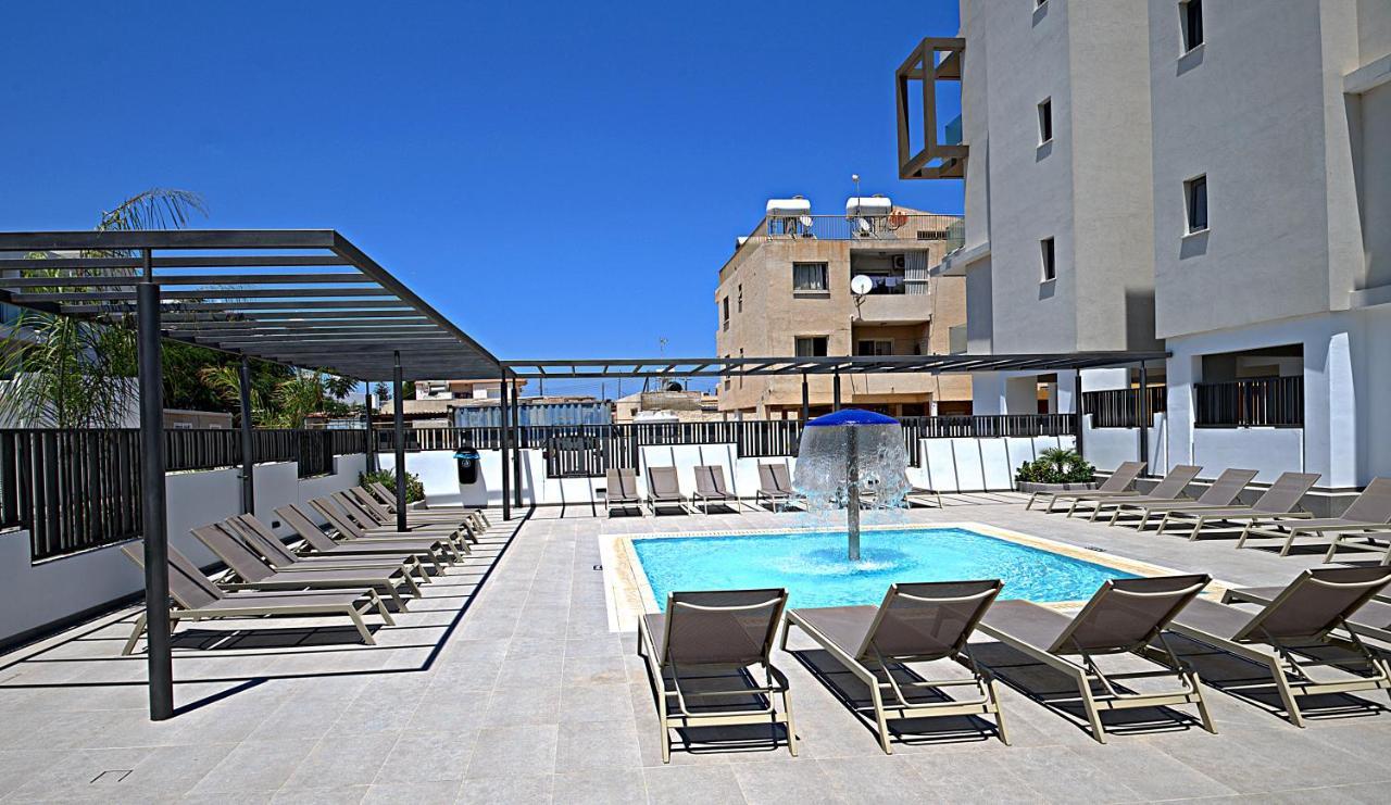 Golden Tree Apartment Paralimni Luaran gambar