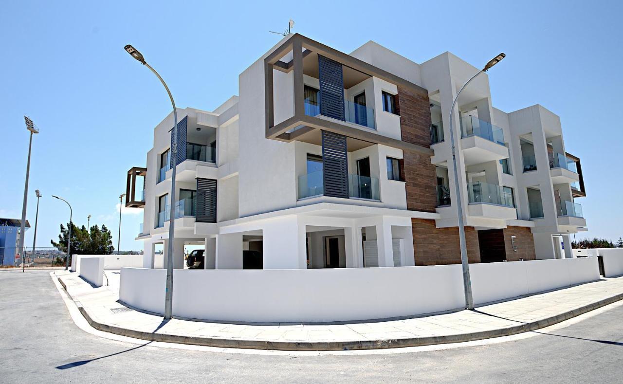 Golden Tree Apartment Paralimni Luaran gambar