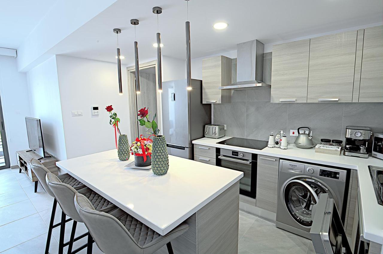 Golden Tree Apartment Paralimni Luaran gambar