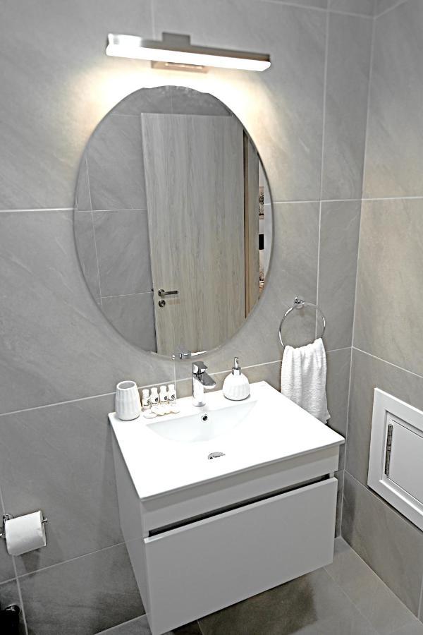 Golden Tree Apartment Paralimni Luaran gambar