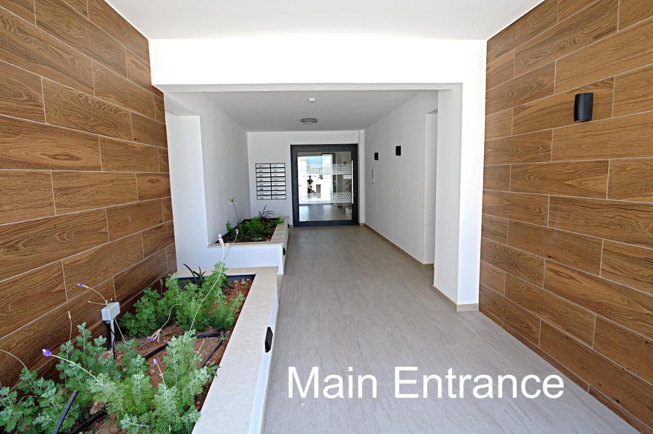 Golden Tree Apartment Paralimni Luaran gambar