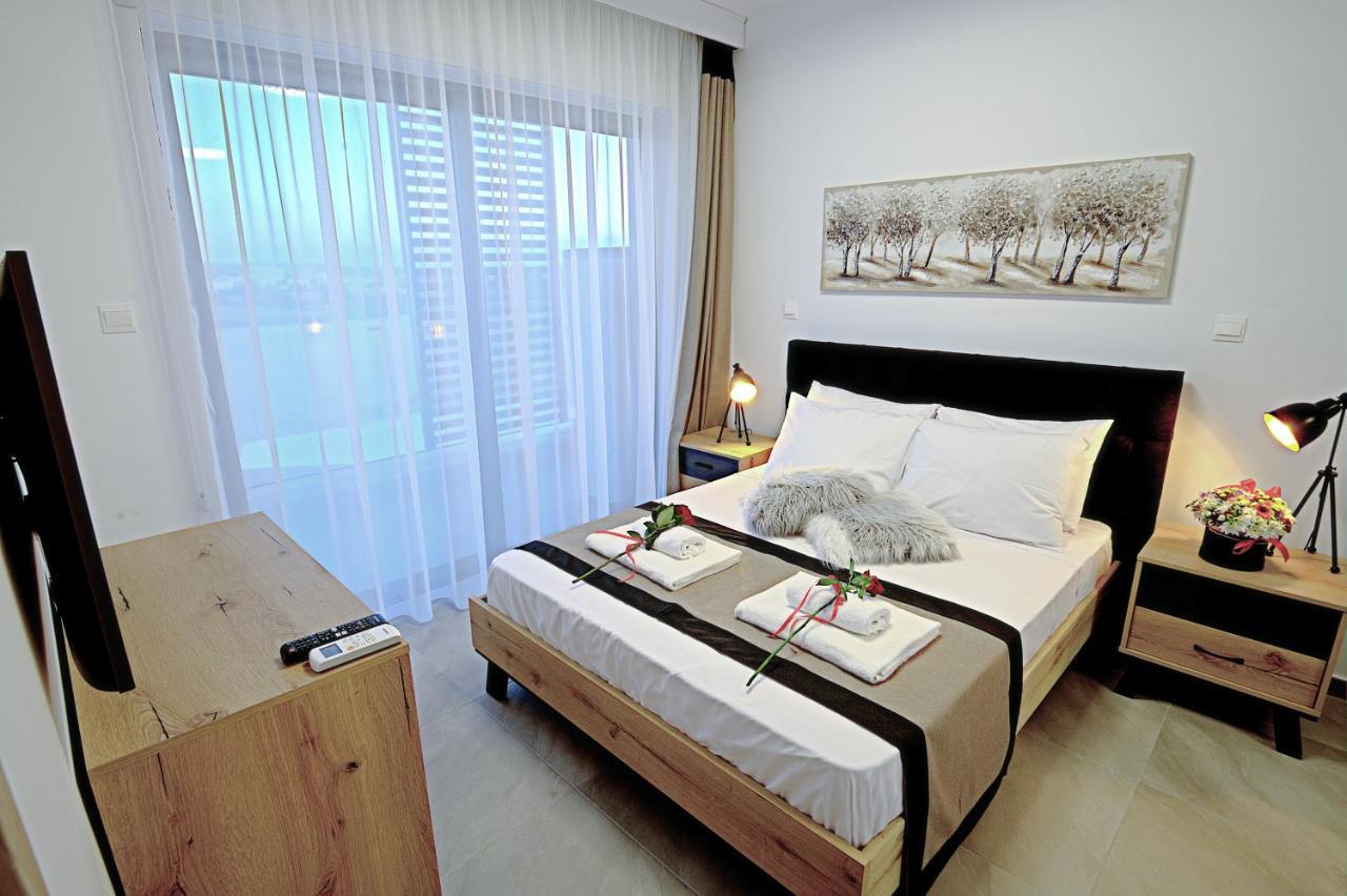Golden Tree Apartment Paralimni Luaran gambar