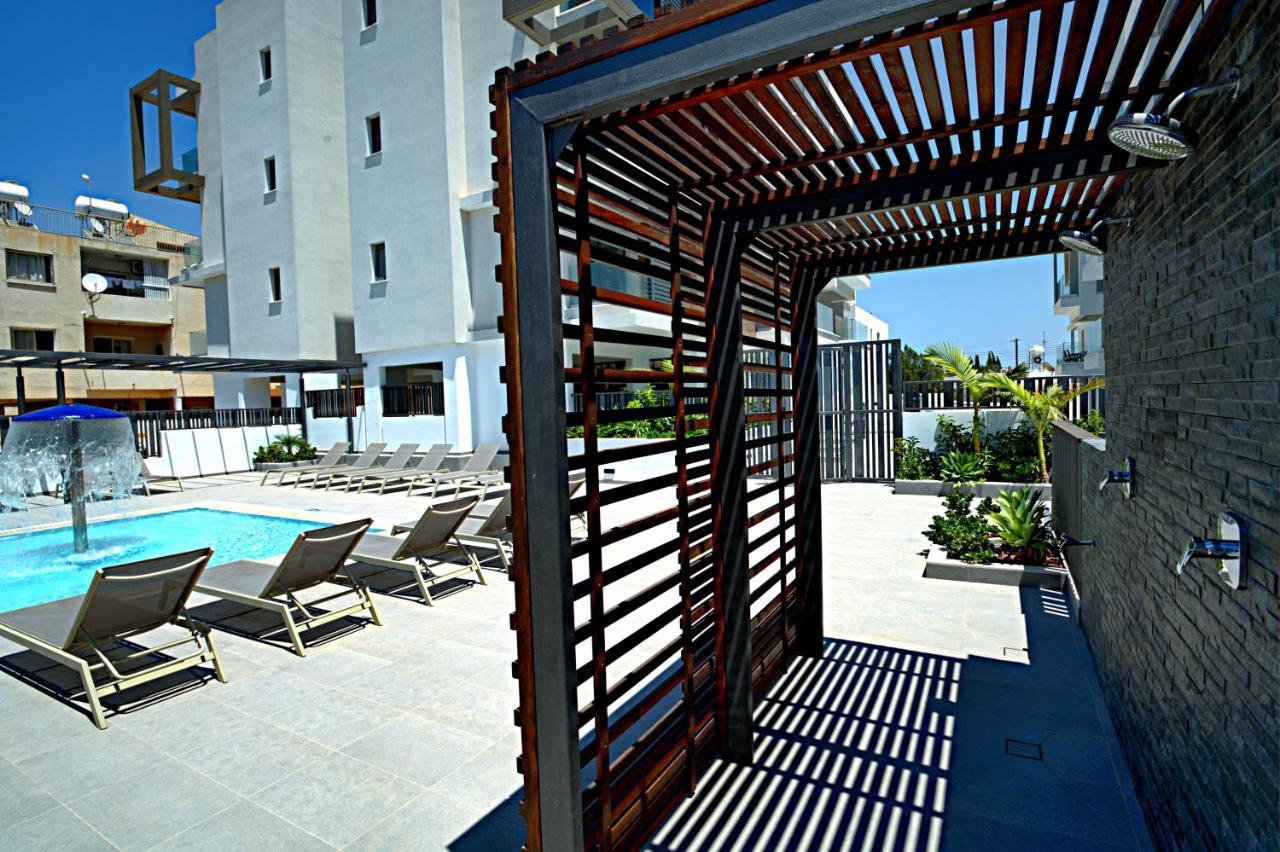Golden Tree Apartment Paralimni Luaran gambar