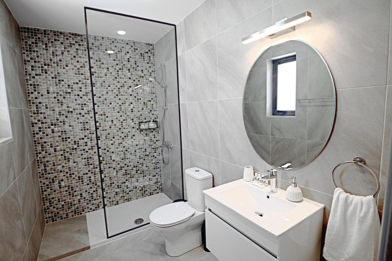 Golden Tree Apartment Paralimni Luaran gambar