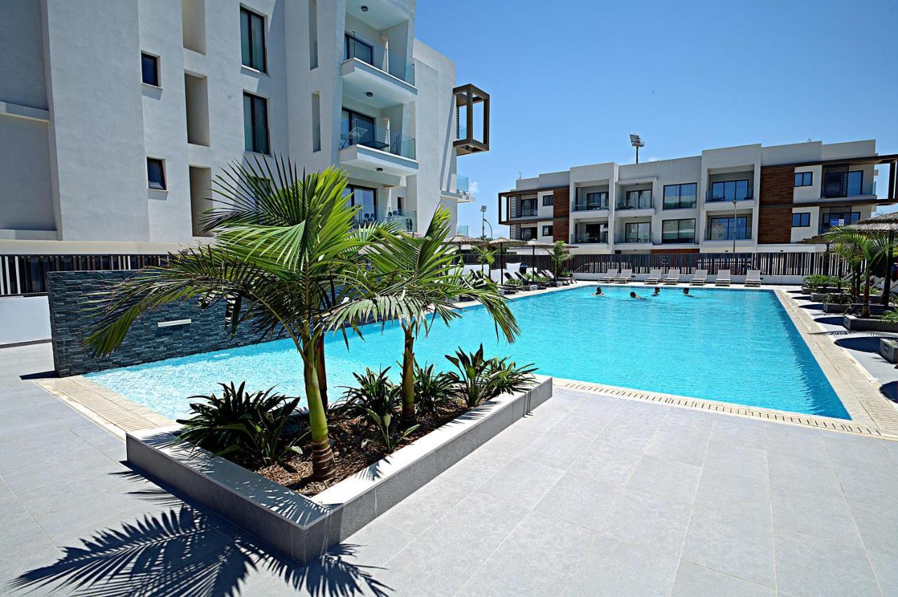 Golden Tree Apartment Paralimni Luaran gambar