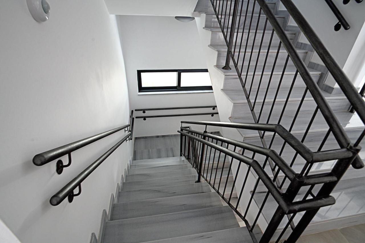 Golden Tree Apartment Paralimni Luaran gambar