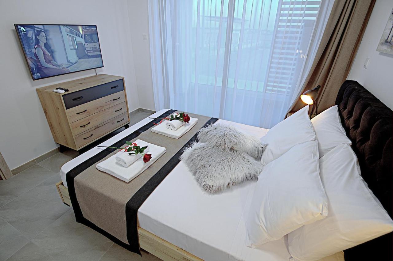 Golden Tree Apartment Paralimni Luaran gambar