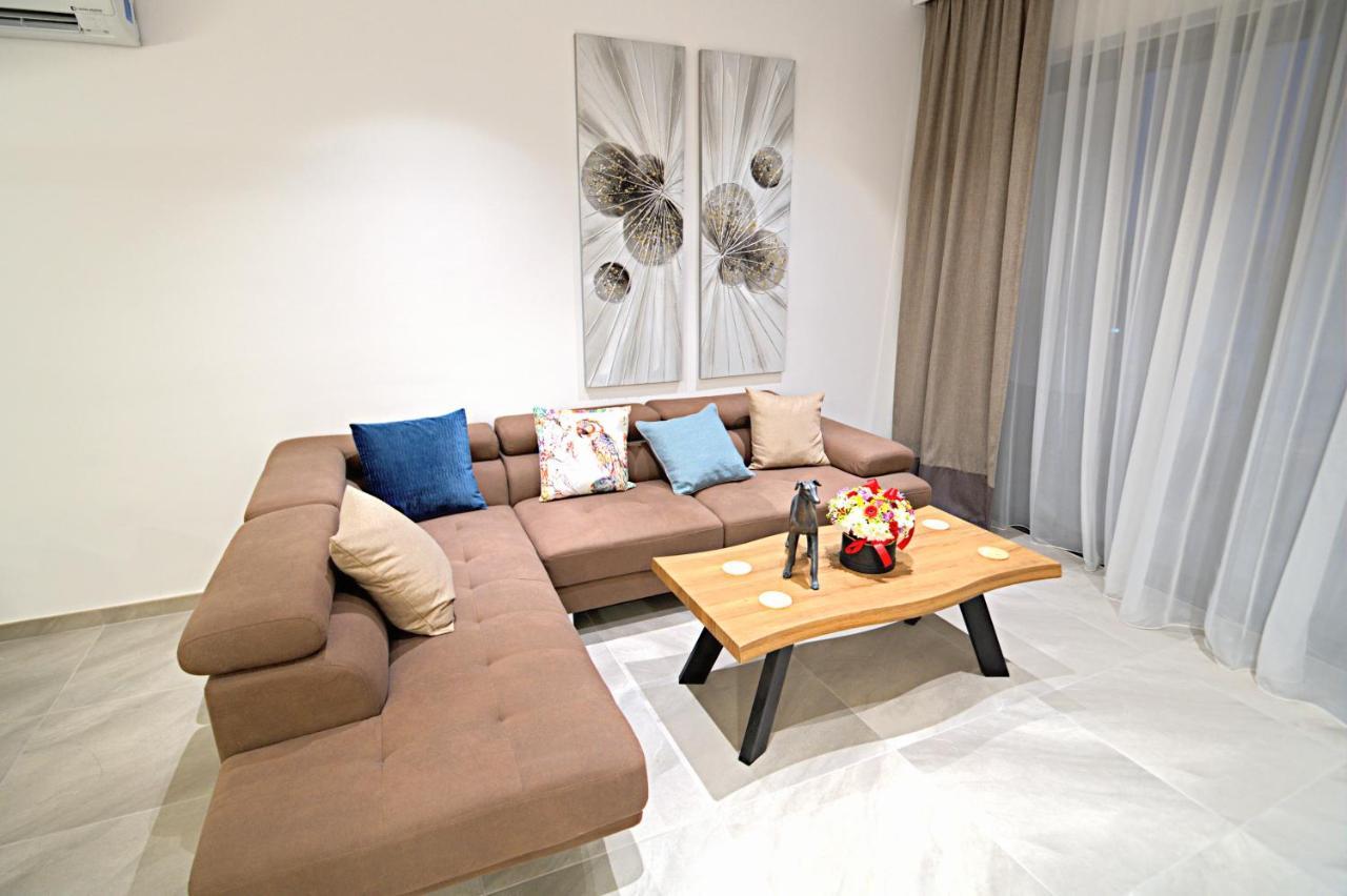 Golden Tree Apartment Paralimni Luaran gambar