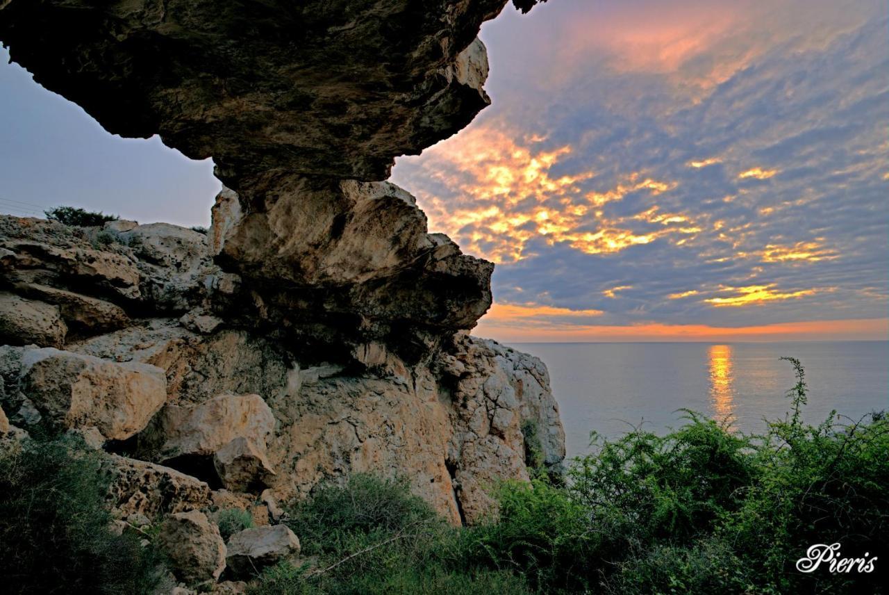 Golden Tree Apartment Paralimni Luaran gambar