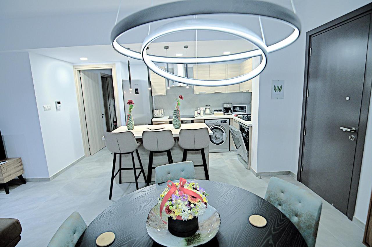 Golden Tree Apartment Paralimni Luaran gambar
