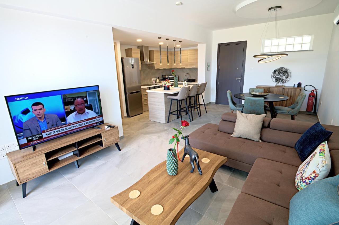 Golden Tree Apartment Paralimni Luaran gambar