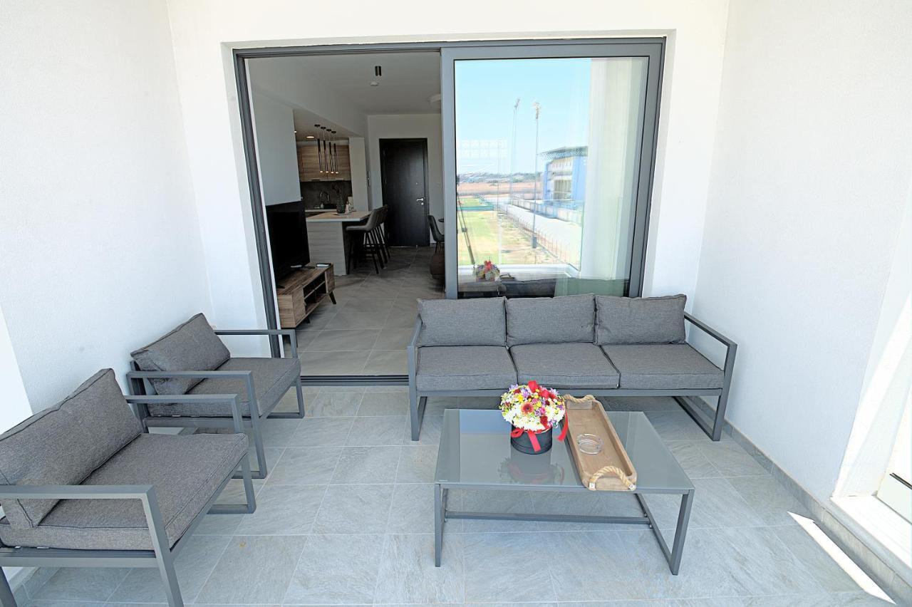 Golden Tree Apartment Paralimni Luaran gambar